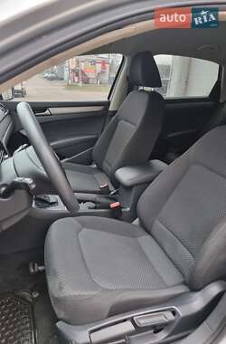 Седан Volkswagen Passat 2014 в 