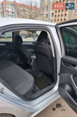Седан Volkswagen Passat 2014 в 