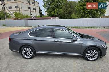 Седан Volkswagen Passat 2016 в 