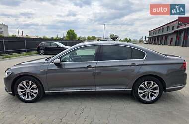 Седан Volkswagen Passat 2016 в 