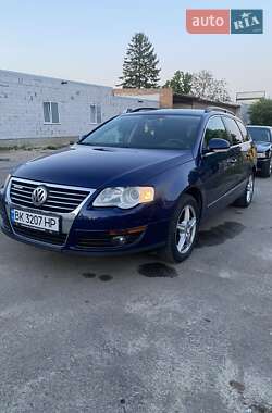 Универсал Volkswagen Passat 2008 в Ровно