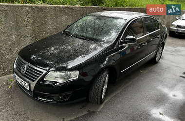 Седан Volkswagen Passat 2006 в Києві