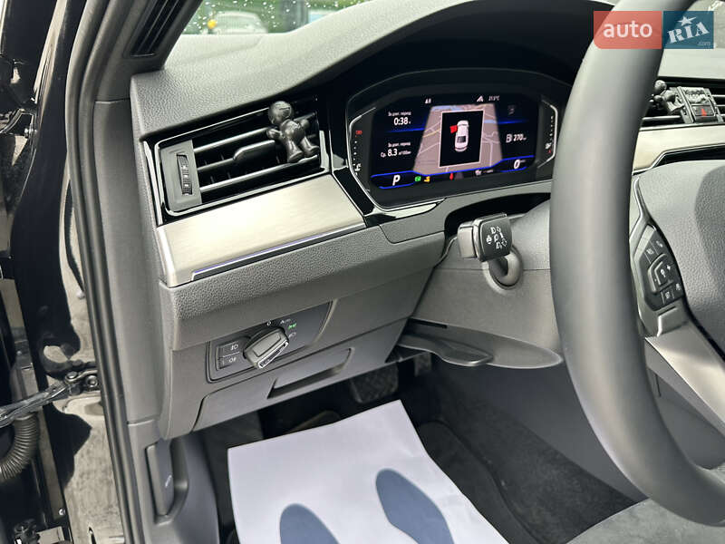 Седан Volkswagen Passat 2020 в Киеве