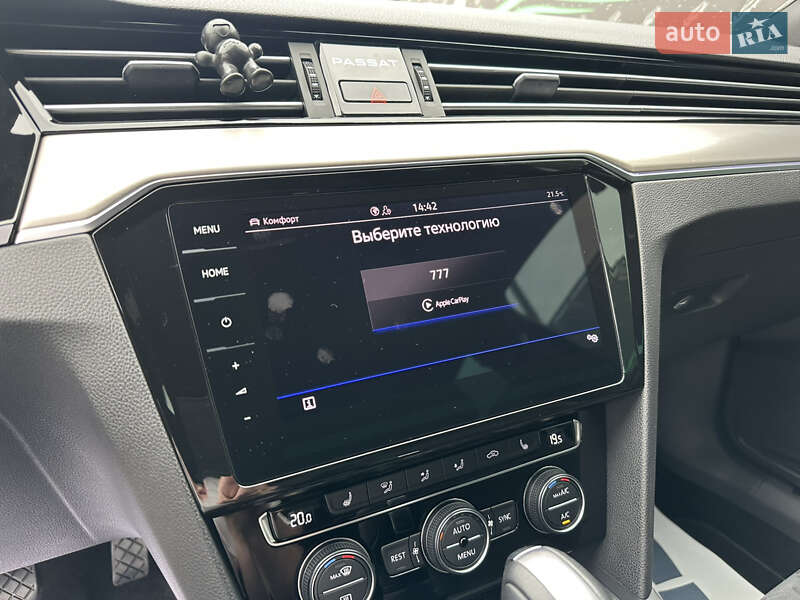 Седан Volkswagen Passat 2020 в Киеве