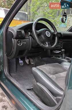 Седан Volkswagen Passat 2000 в 