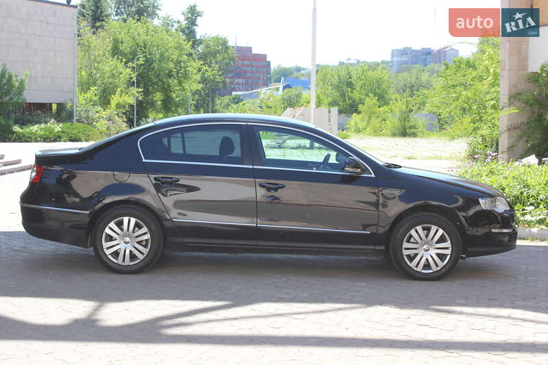 Седан Volkswagen Passat 2008 в Днепре