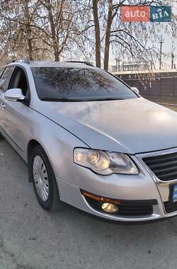 Универсал Volkswagen Passat 2006 в Житомире