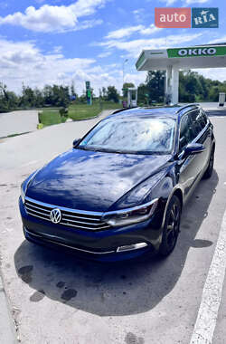 Універсал Volkswagen Passat 2016 в Чернівцях