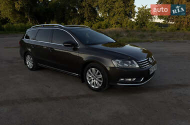 Універсал Volkswagen Passat 2013 в Луцьку