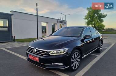 Седан Volkswagen Passat 2017 в Мукачевому