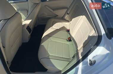 Седан Volkswagen Passat 2016 в 