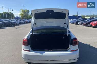 Седан Volkswagen Passat 2016 в 