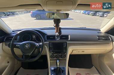 Седан Volkswagen Passat 2016 в 