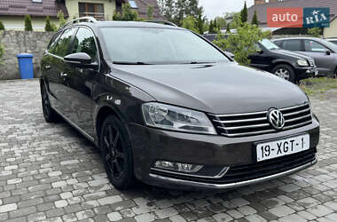 Универсал Volkswagen Passat 2012 в Староконстантинове