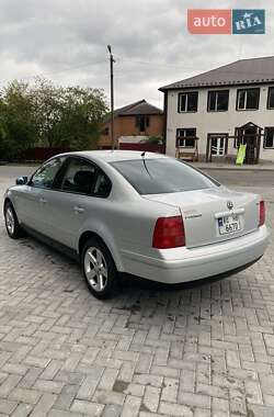 Седан Volkswagen Passat 1999 в 