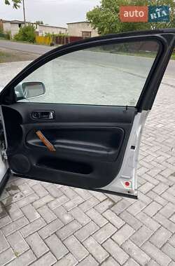Седан Volkswagen Passat 1999 в 