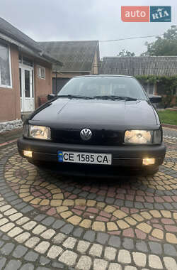 Седан Volkswagen Passat 1989 в Хотине