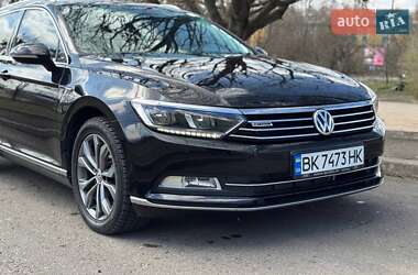 Универсал Volkswagen Passat 2015 в Ровно