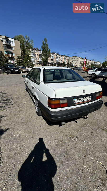 Седан Volkswagen Passat 1988 в Білгороді-Дністровському