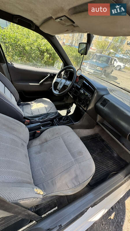 Седан Volkswagen Passat 1988 в Білгороді-Дністровському