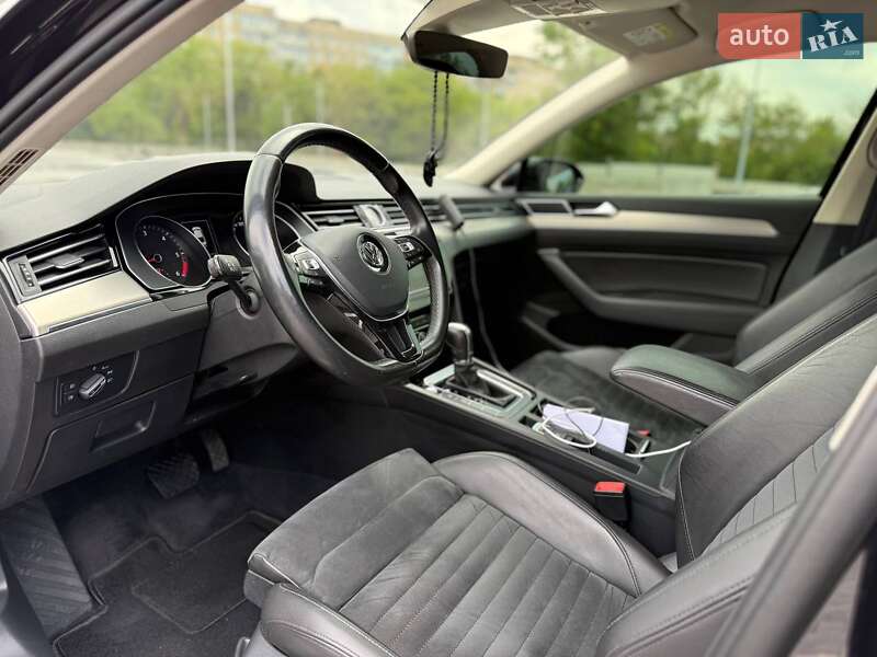 Седан Volkswagen Passat 2015 в Кривому Розі