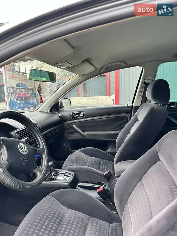 Универсал Volkswagen Passat 2002 в Глыбокой