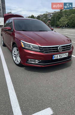 Седан Volkswagen Passat 2017 в Киеве