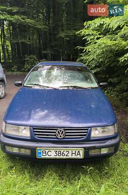 Седан Volkswagen Passat 1995 в Львове