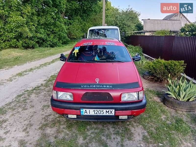 Седан Volkswagen Passat 1990 в 
