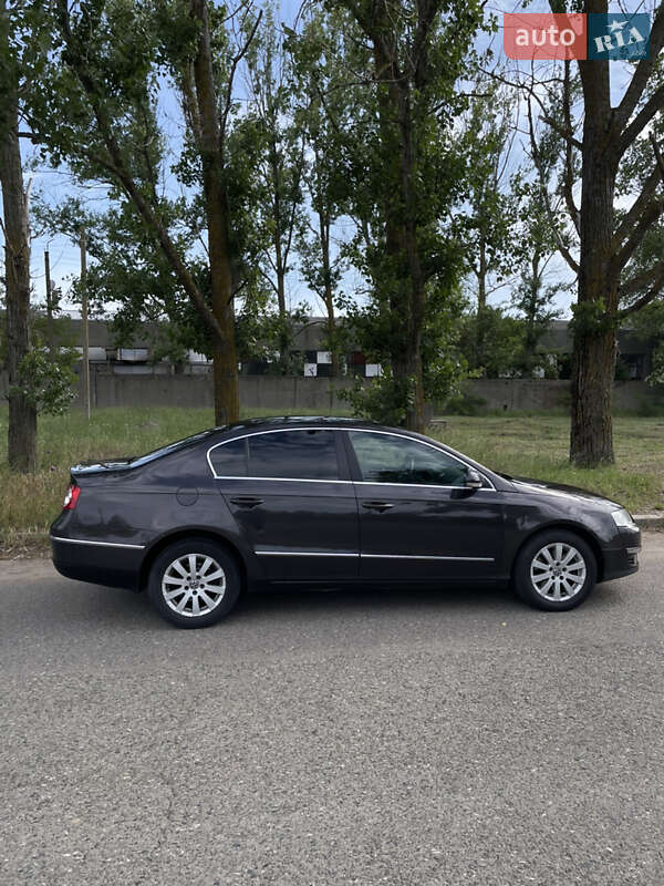 Седан Volkswagen Passat 2010 в Білгороді-Дністровському