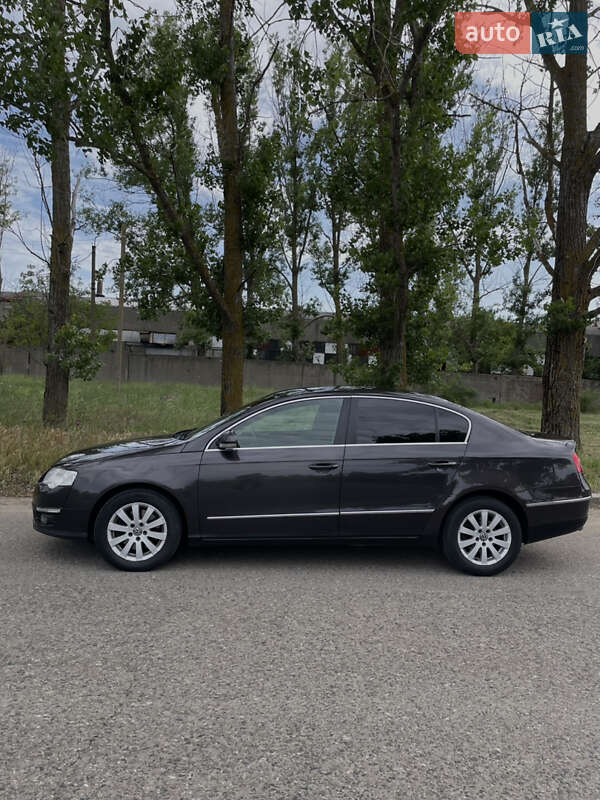 Седан Volkswagen Passat 2010 в Білгороді-Дністровському