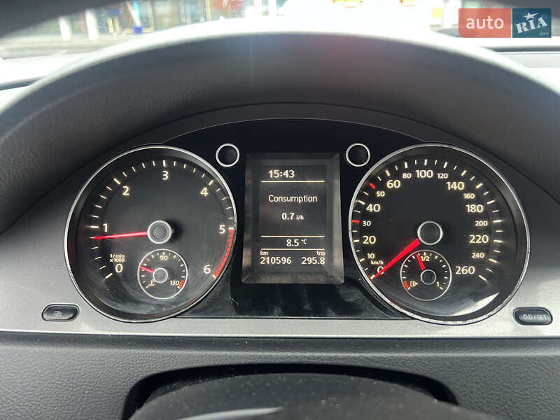 Седан Volkswagen Passat 2009 в Львове