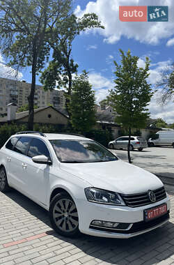 Універсал Volkswagen Passat 2014 в Ужгороді