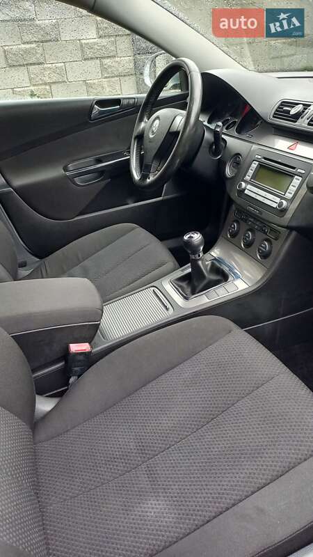 Універсал Volkswagen Passat 2007 в Рівному