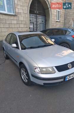 Седан Volkswagen Passat 1998 в Черкассах
