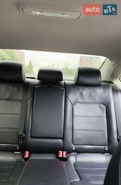 Седан Volkswagen Passat 2012 в 