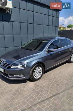 Седан Volkswagen Passat 2012 в Миколаєві