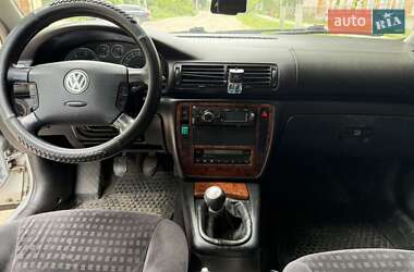 Седан Volkswagen Passat 2000 в 