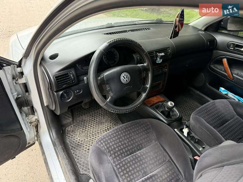 Седан Volkswagen Passat 2000 в Путивле