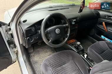 Седан Volkswagen Passat 2000 в 