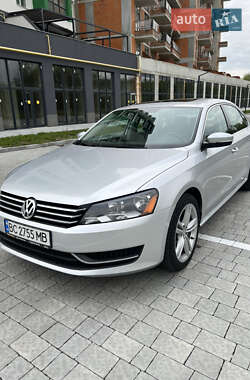 Седан Volkswagen Passat 2013 в Львове
