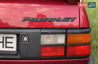 Седан Volkswagen Passat 1990 в 