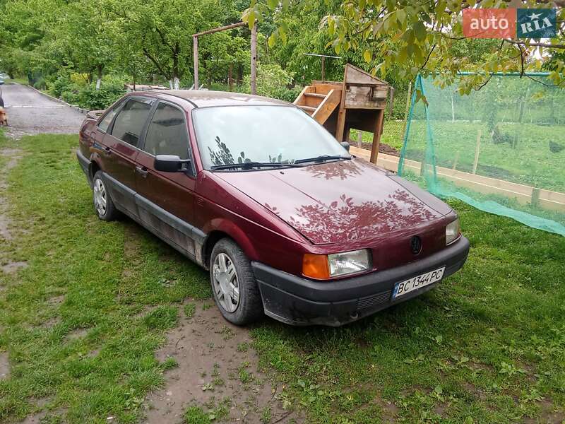 Седан Volkswagen Passat 1991 в Львове