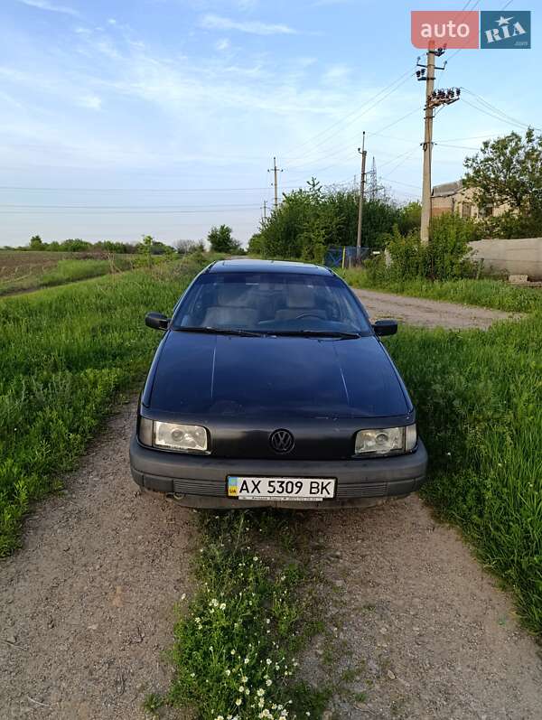 Седан Volkswagen Passat 1993 в Харкові
