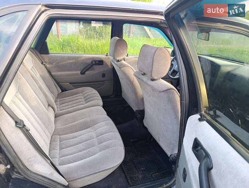 Седан Volkswagen Passat 1993 в Харкові