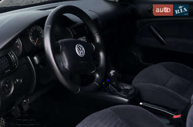 Седан Volkswagen Passat 2001 в 