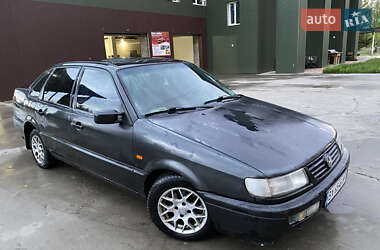 Седан Volkswagen Passat 1994 в Славуті