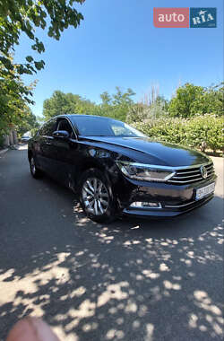 Седан Volkswagen Passat 2018 в Одессе