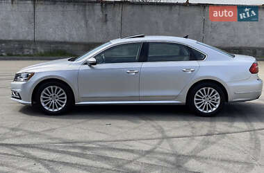 Седан Volkswagen Passat 2015 в 