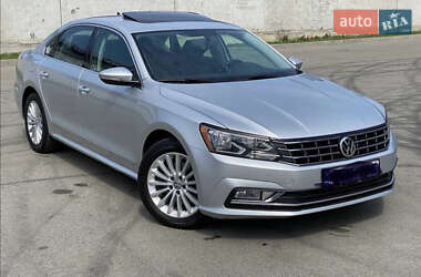 Седан Volkswagen Passat 2015 в Киеве
